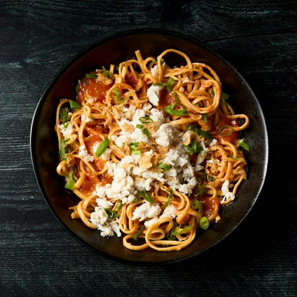 Chili Crab Pasta & Scallions