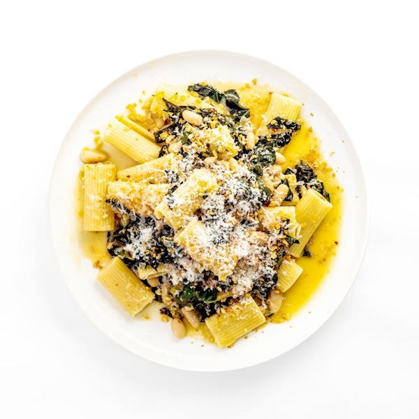 Rigatoni Pasta with White Beans and Kale